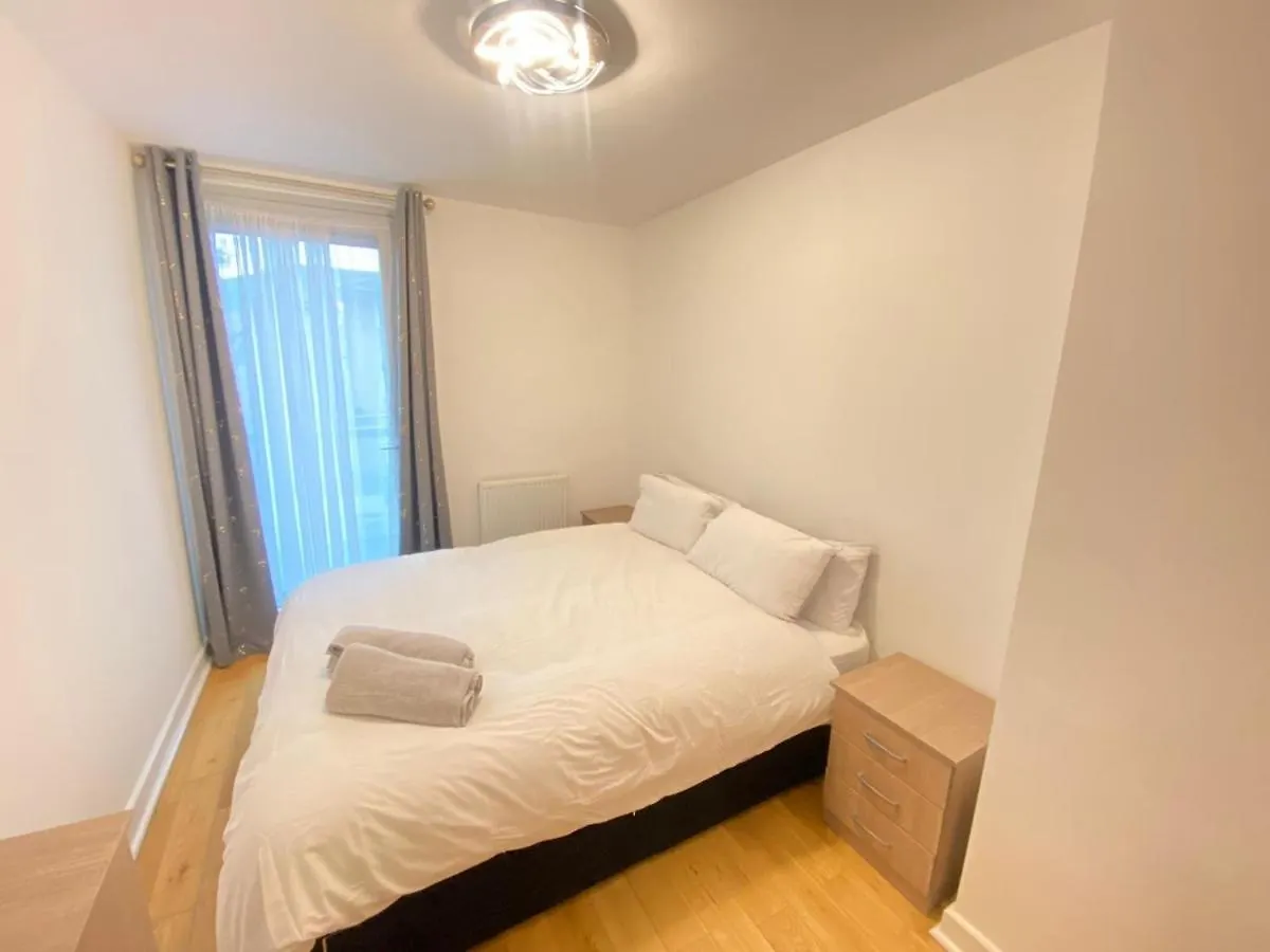 London East Side Duplex Apartman